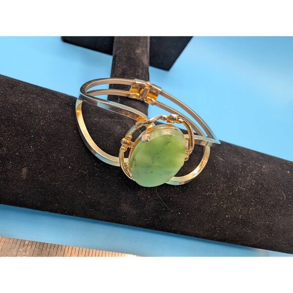 Vintage nephrite jade hinged pendant bracelet - Picture 1 of 5